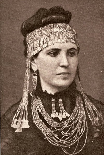 4- Sophia Schliemann Wearing Priam_s Treasure, 1873